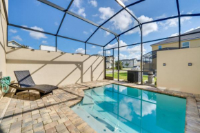 7 Mi to Disney Townhome with Lanai and Pool!